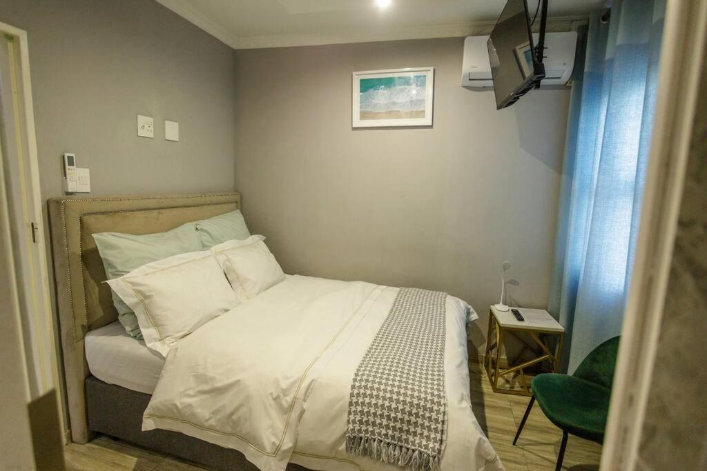 Cozier Glitz Hotel Cape Town Bagian luar foto